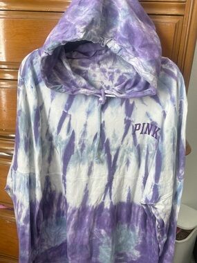 VS PINK Tie-Dye Hooded Pullover in Purple and White sz M
